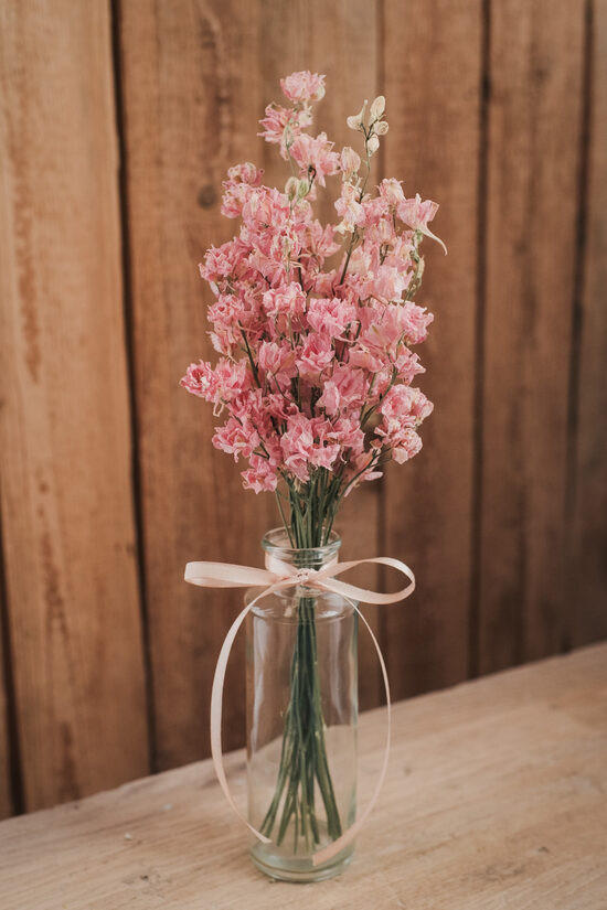 Aed-varesjalg koos klaasist vaasiga